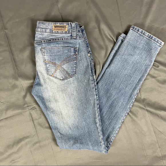 Bongo London Straight Cut | Size 7 - Picture 4 of 5